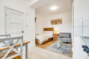 Stunning Studio in heart of LDN with garden